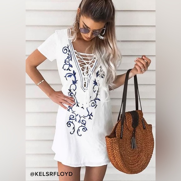 Lulu’s Down in Kokomo Ivory Floral Embroidered Shift Lace-up Dress, Size M, EUC - Picture 5 of 9